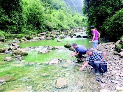 泉水突然变绿村民陷“恐慌” 实为地质科研调查